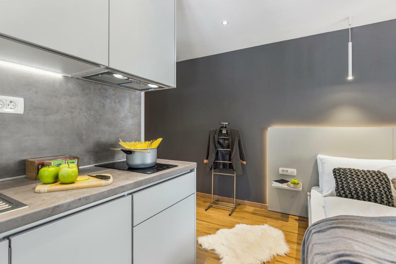 Incenter Apartments リエカ エクステリア 写真